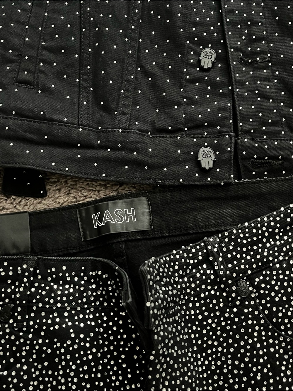 Black KASH Rhinestones Set - Picture 6 of 9
